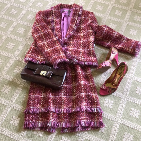 Gorgeous wool blend suit - Picture 6 of 8